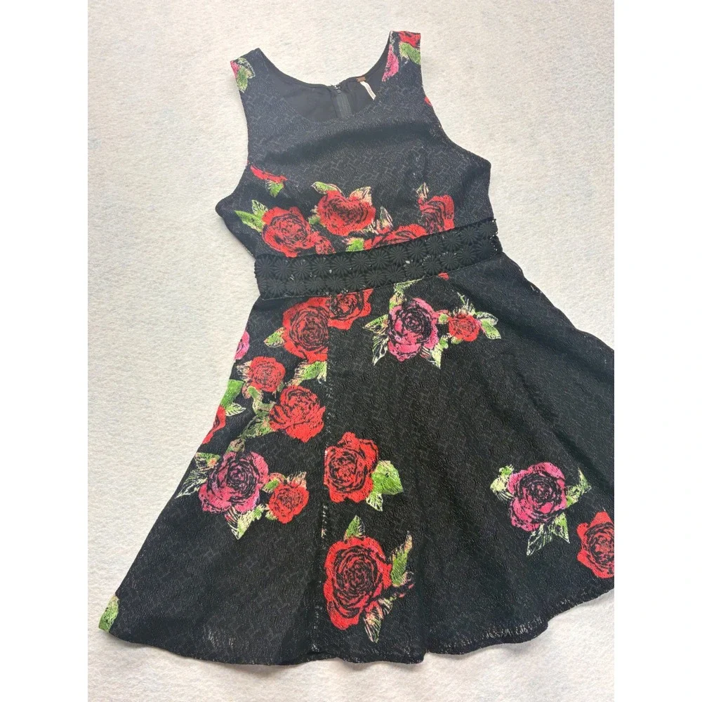 Free People Modern Fit Flare Whimsigoth Goth Rose Lace Waist - 0 Black Red